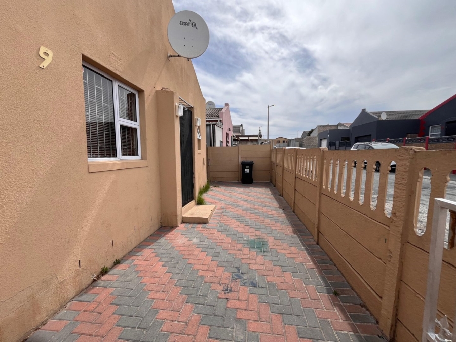 3 Bedroom Property for Sale in Strandfontein Western Cape